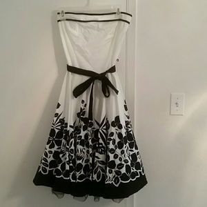 Strapless cute dress