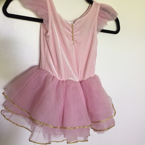 The cutest ballerina suit for girls