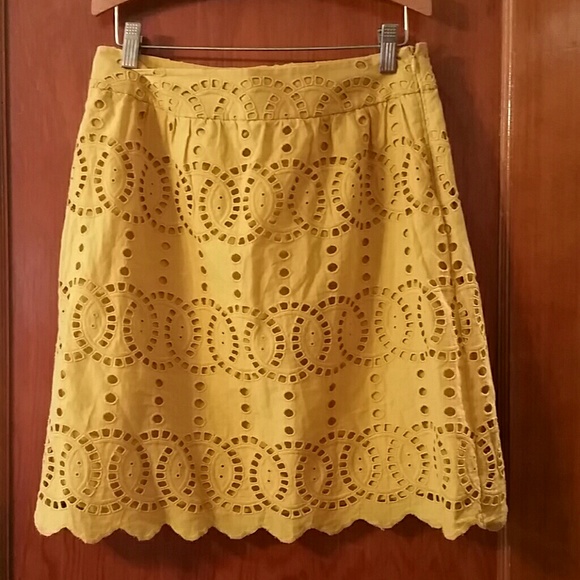 INC scalloped hem skirt