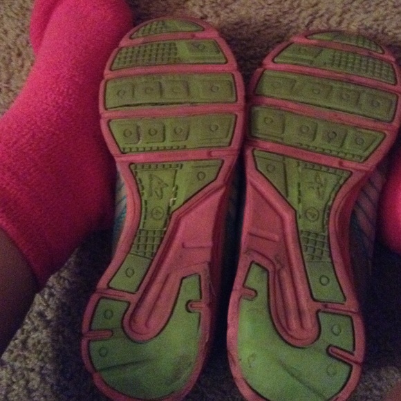 Running shoes - Picture 2 of 2