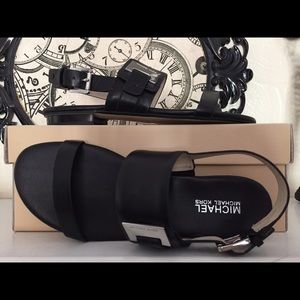 MICHAEL Michael Kors
Guiliana Flat Sandal Blk