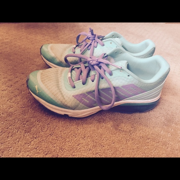 Puma tennis shoes