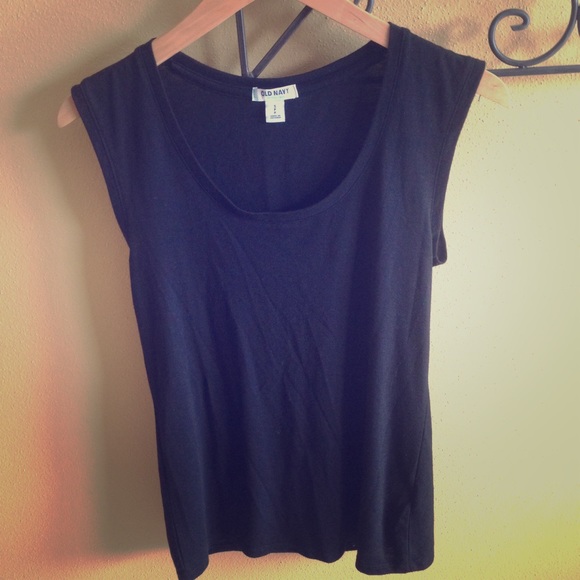 black muscle tank