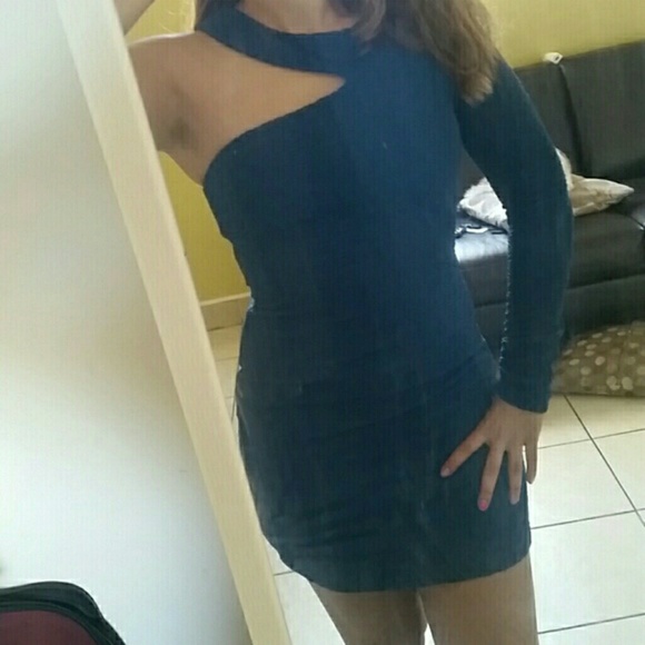 *SOLD* Bcbg bodycon one shoulder dress - Picture 5 of 6