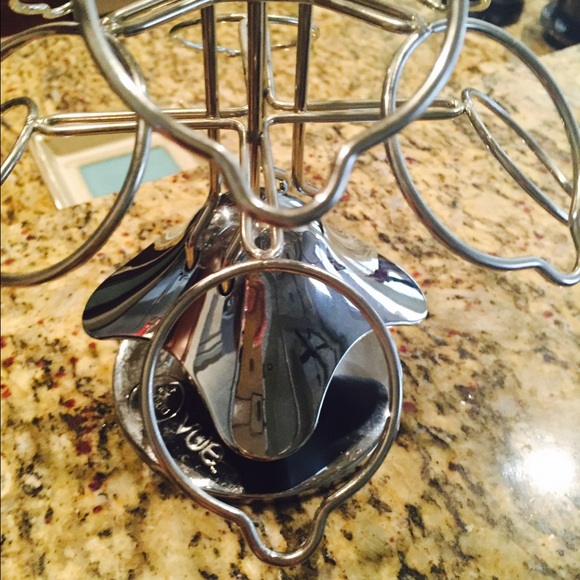 Keurig vue cup holder