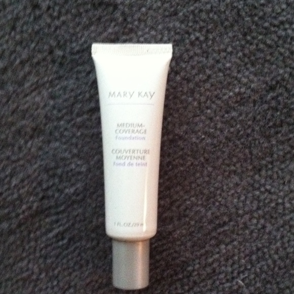 Mary Kay foundation - Picture 1 of 1