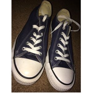 Navy blue converse