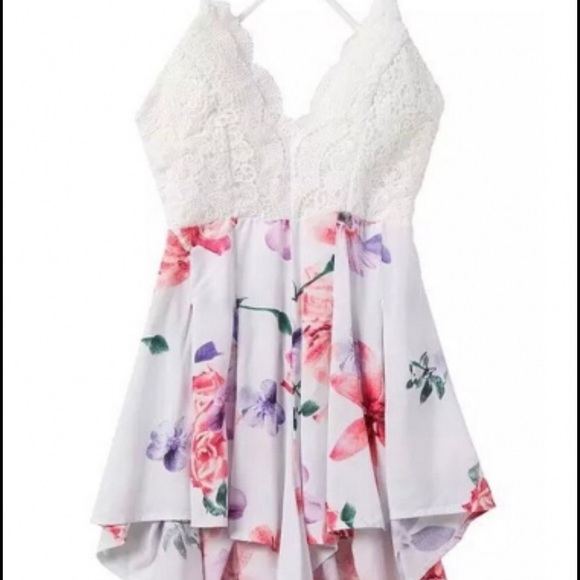 White lace and floral romper NWT
