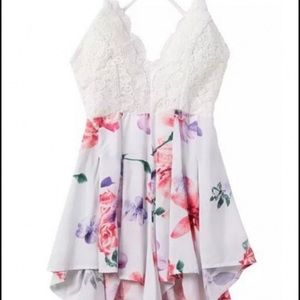 White lace and floral romper NWT