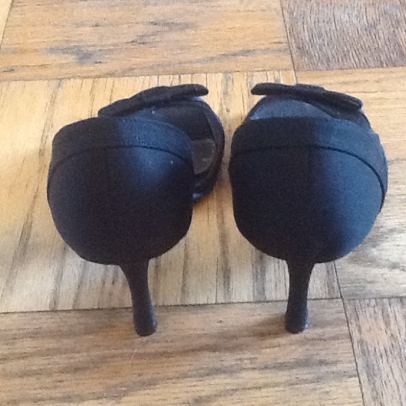 Black Dress Pumps - Picture 3 of 3