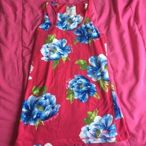 Gilly Hicks tank top