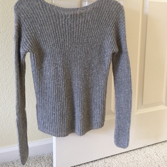 sweater - Picture 4 of 4