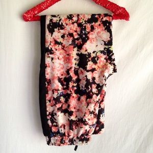 Xhilaration Pants - Floral Silky Jogging Style Pants Size Large Xhilaration Pants - Floral Silky Jogging Style Pants Size Large