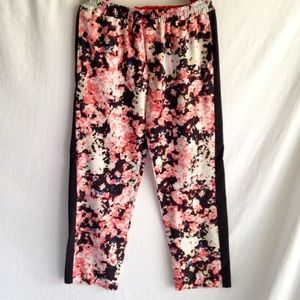 Xhilaration Pants - Floral Silky Jogging Style Pants Size Large Xhilaration Pants - Floral Silky Jogging Style Pants Size Large