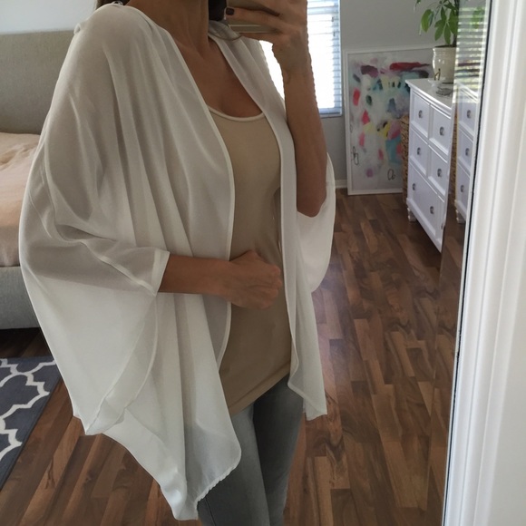 Sold • White Open Cardigan Wrap - Picture 4 of 4