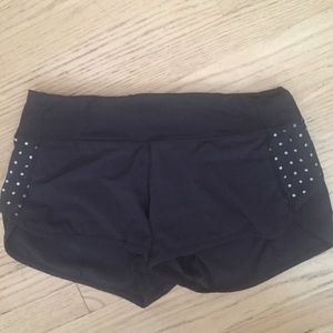 lulu lemon shortie shorts