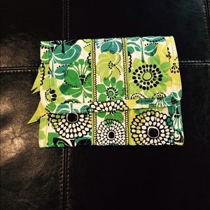 Vera Bradley Limes Up Jewelry Folio