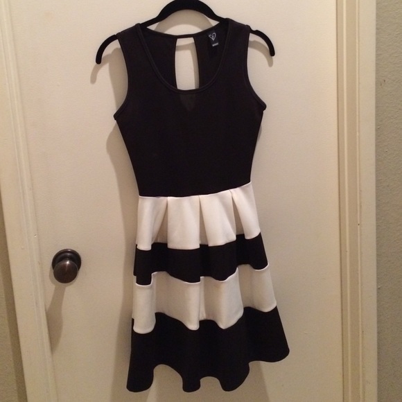 Black and White Dress (MUST SELL SOON!) - Picture 1 of 3