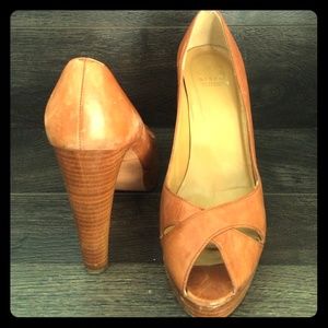 Stuart Weitzman tan heels