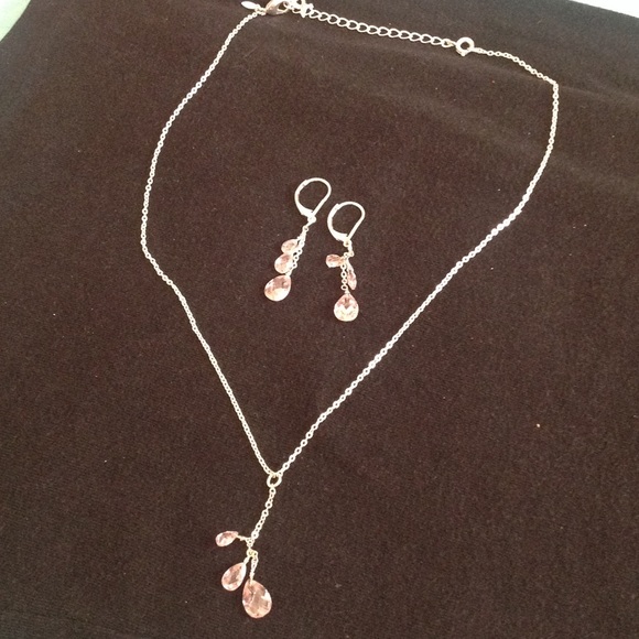 Light pink necklace/earring set