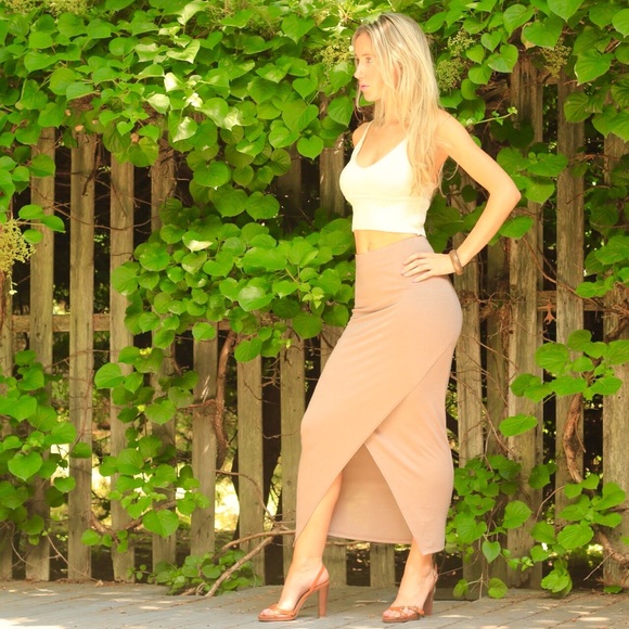 ️SOLD OUT Mocha Slit Skirt - Picture 2 of 4