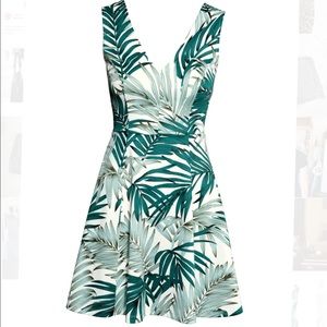H&M Dresses - 🍩 SOLD - H&M | White & Green Palm Leaf Dress H&M Dresses - 🍩 SOLD - H&M | White & Green Palm Leaf Dress