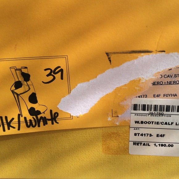 Fendi black and white heeled boots! (Never worn) - Picture 4 of 4