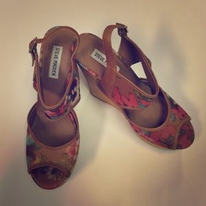 Floral Steve Madden Wooden Wedge