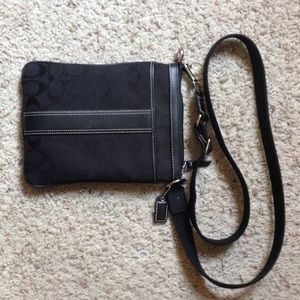 Small Coach crossbody purse