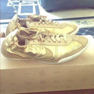 WMNS Nike Tenkay Low