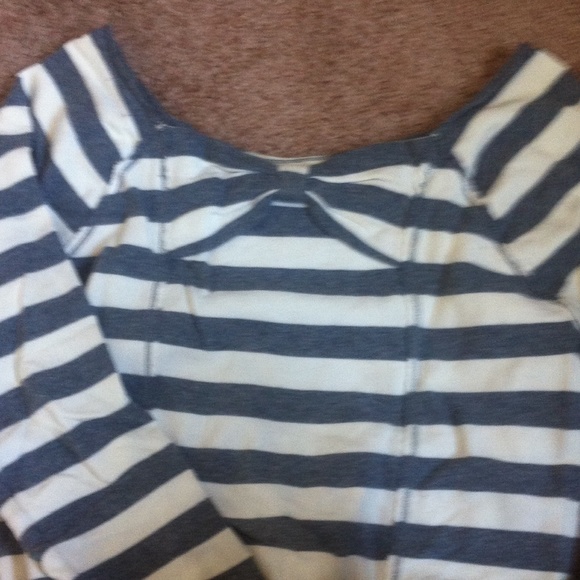 Bow Back Striped Grey Sweater - Picture 2 of 2