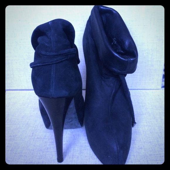 Giuseppe Zanotti fold over booties