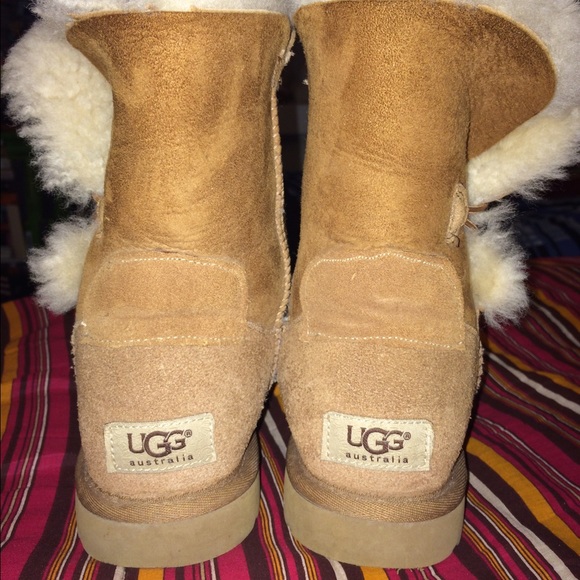Bailey Button Uggs - Picture 3 of 4