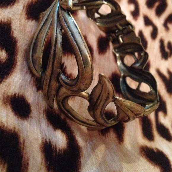 Metal bracelet