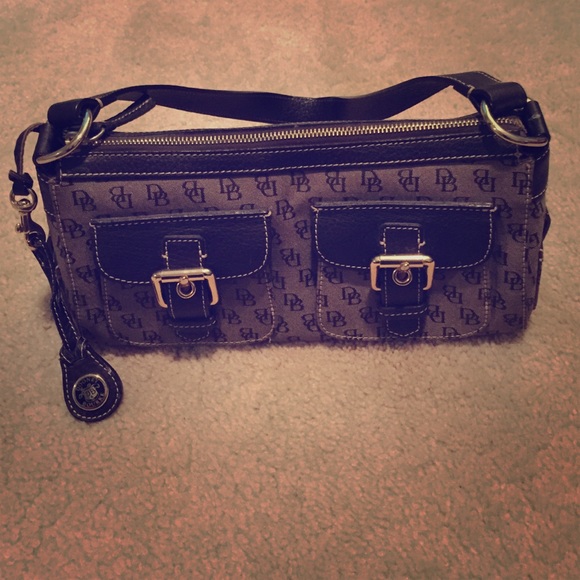 Authentic Dooney & Bourke handbag - Picture 1 of 4