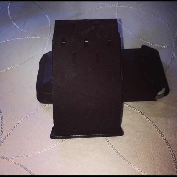 Belkin FastFit Armband for IPhone 4/4s - Picture 3 of 4