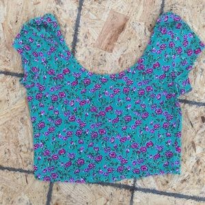🔴 SOLD 🔴 Floral crop top
