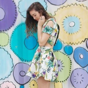 LIKE NEW TWO PIECE SET! Crop top and skirt!