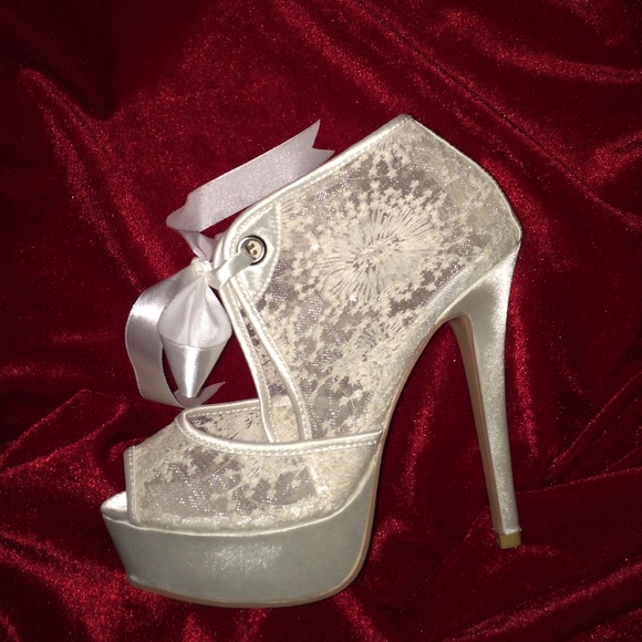 🔆IVORY Lace High Heels wedding shoes Sz.5 - Picture 4 of 4