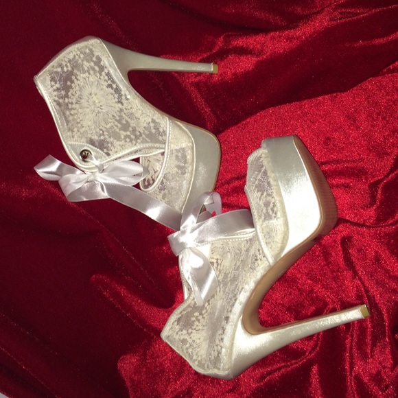 🔆IVORY Lace High Heels wedding shoes Sz.5 - Picture 3 of 4