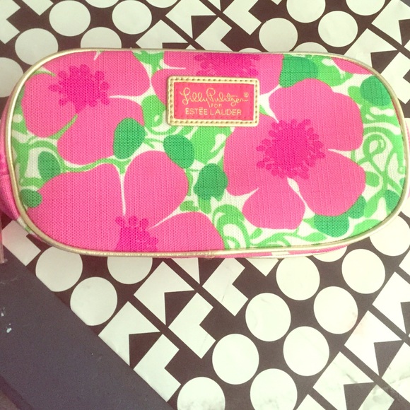 Lilly Pulitzer Accessories - ❤️Lily Pulitzer makeup bag🌺🌺🌺🌺