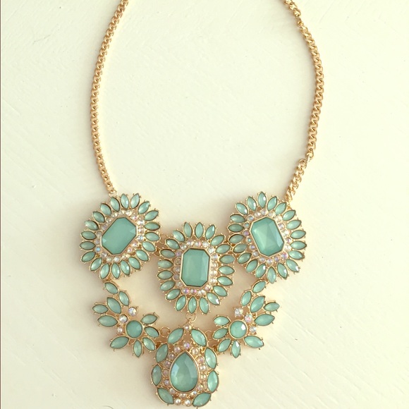 Beautiful Green/Seafoam statement necklace