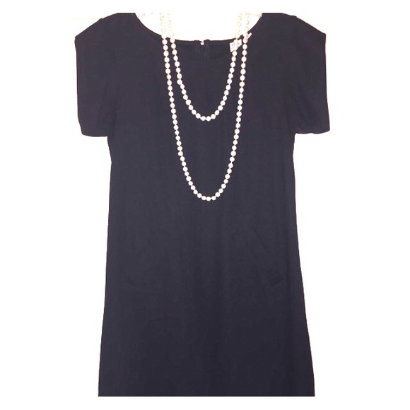 Black, square sleeved, dress with pockets!