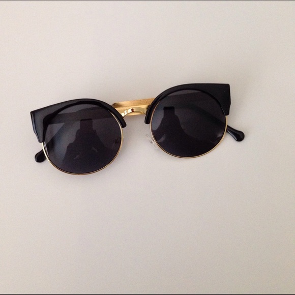 Accessories - CAT EYE SUNGLASSE