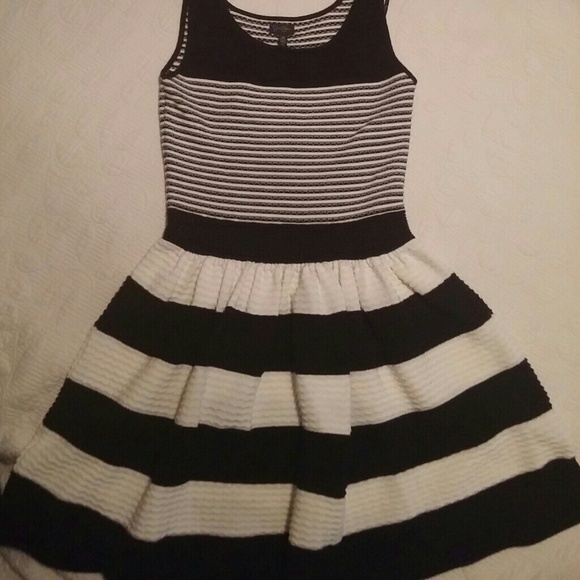 Jessica Simpson Dresses & Skirts - Jessica Simpson Dress