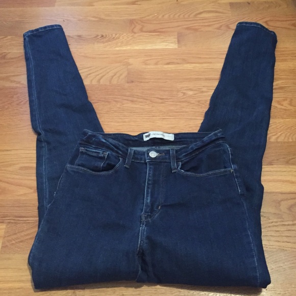 LEVI JEANS