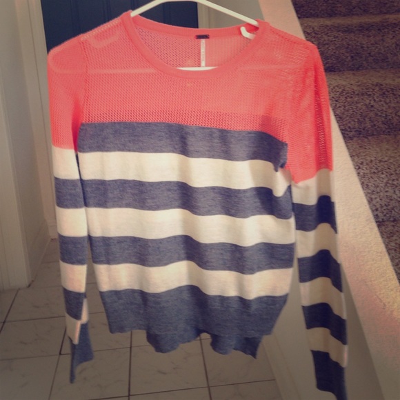 Light weight sweater