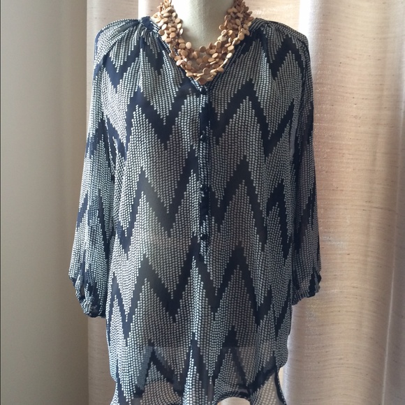 Sheer 3/4 Sleeve Top in Black and Cream Chevron