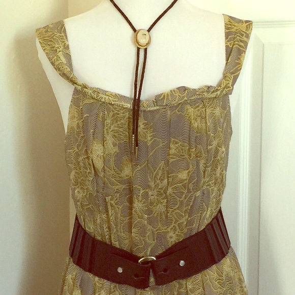 Summer Perfection! Feminine Dress - Picture 1 of 4