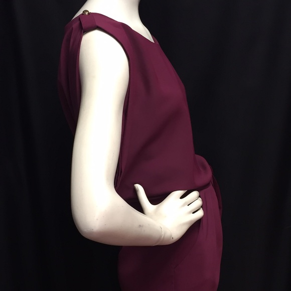 BACKLESS DRESS - Picture 3 of 4